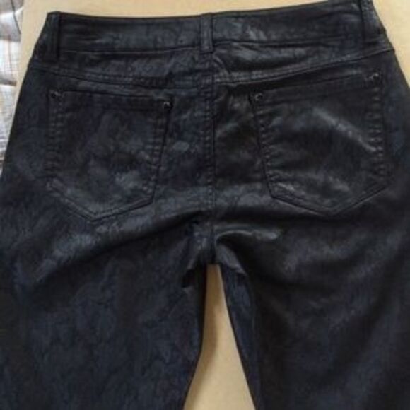 Black Flower Pants Size 9 - Picture 9 of 13